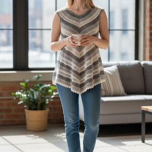 Hand-Knit Chevron Tunic Top in gray tone Stripes size L